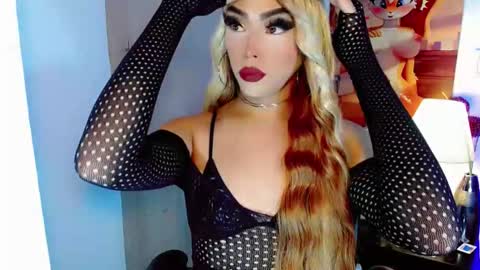 Snapshot of grace24hot chatting on February 19, 2:51 am Grace online show from February 19, 2:51 am