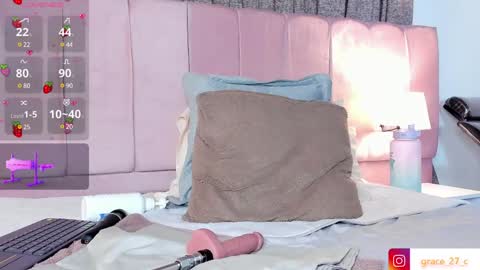 Snapshot of grace77_ chatting on December 31, 9:42 am Grace online show from December 31, 9:42 am