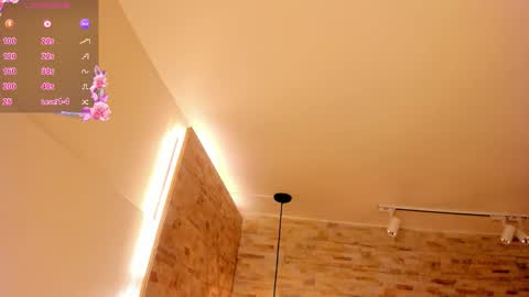 Snapshot of grace_daviss chatting on February 4, 11:05 am GRACE online show from February 4, 11:05 am