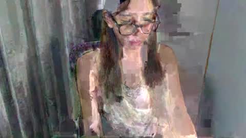 Snapshot of grace_for_youuu chatting on June 18, 10:19 am HoneyGrace online show from June 18, 10:19 am