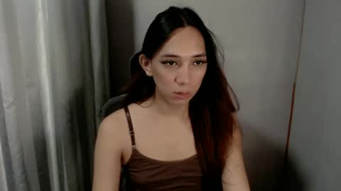 Snapshot of grace_for_youuu chatting on June 22, 4:42 am HoneyGrace online show from June 22, 4:42 am
