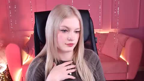 Snapshot of graceglamour chatting on February 3, 6:22 am Grace Glamour online show from February 3, 6:22 am