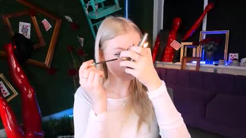 Snapshot of graceglamour chatting on February 4, 5:24 am Grace Glamour online show from February 4, 5:24 am