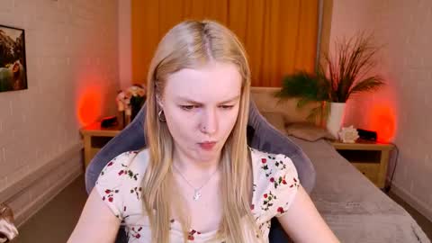 Snapshot of graceglamour chatting on February 10, 5:11 am Grace Glamour online show from February 10, 5:11 am