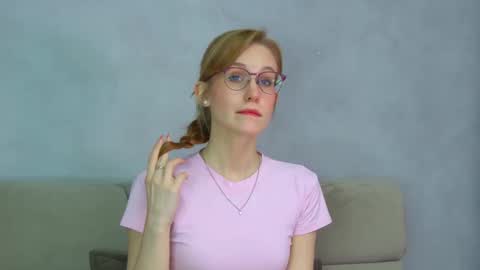 Snapshot of gracehudsons chatting on April 11, 4:39 am Grace online show from April 11, 4:39 am