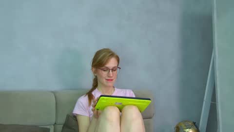 Snapshot of gracehudsons chatting on April 11, 7:45 am Grace online show from April 11, 7:45 am