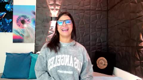 Snapshot of graceymilf999 chatting on February 1, 12:04 pm Gracey Milf online show from February 1, 12:04 pm