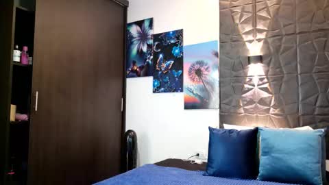 Snapshot of graceymilf999 chatting on February 17, 12:01 pm Gracey Milf online show from February 17, 12:01 pm