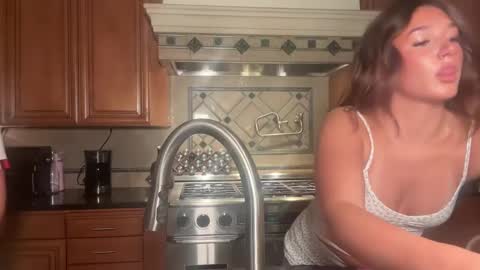 graceyrose online show from October 7, 6:43 am