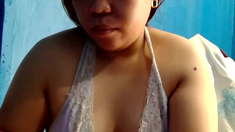 Snapshot of graciabuttercup chatting on May 13, 12:41 am gracia online show from May 13, 12:41 am