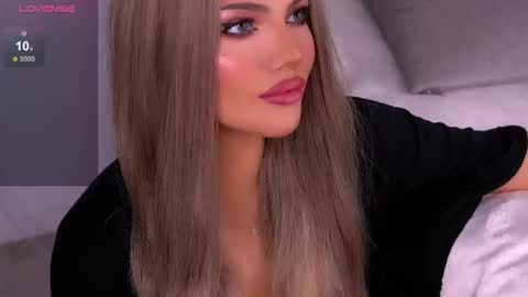 Snapshot of gracianelee chatting on October 17, 2:30 pm Grace online show from October 17, 2:30 pm