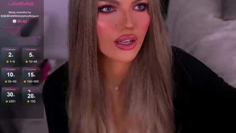 Snapshot of gracianelee chatting on October 27, 3:27 pm Grace online show from October 27, 3:27 pm