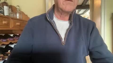 Snapshot of grandadgunner869565 chatting on February 20, 9:43 am grandadgunner869565 online show from February 20, 9:43 am