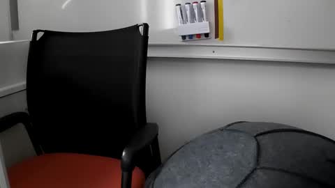 Snapshot of grandbi chatting on October 31, 2:29 pm grandbi online show from October 31, 2:29 pm