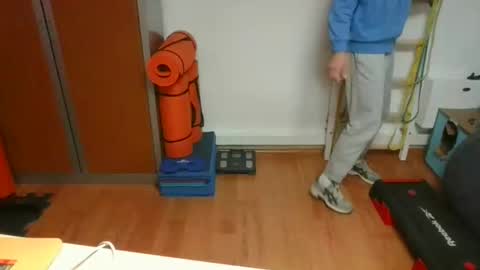 Snapshot of grandbi chatting on April 1, 9:43 am grandbi online show from April 1, 9:43 am