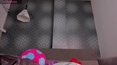 Mi Name is violeta  online show from March 12, 12:22 pm