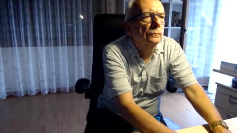 Snapshot of grandpach chatting on July 1, 11:01 am grandpach online show from July 1, 11:01 am