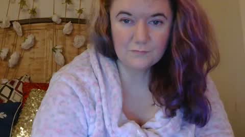 Snapshot of grateful42day chatting on December 4, 8:12 am grateful42day online show from December 4, 8:12 am