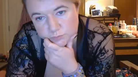 Snapshot of grateful42day chatting on December 21, 9:27 am grateful42day online show from December 21, 9:27 am