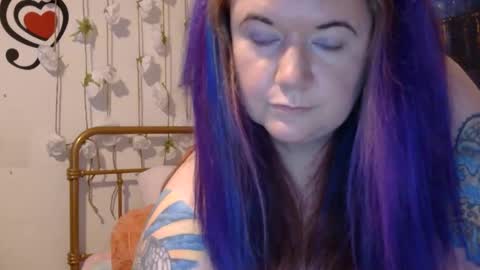 Snapshot of grateful42day chatting on March 12, 2:50 am grateful42day online show from March 12, 2:50 am