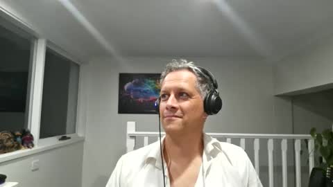 grattitude online show from February 6, 12:30 pm