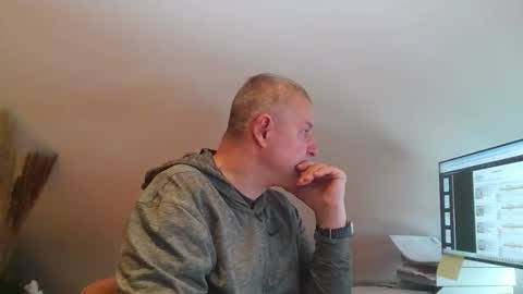 grau197077 online show from February 4, 9:48 am