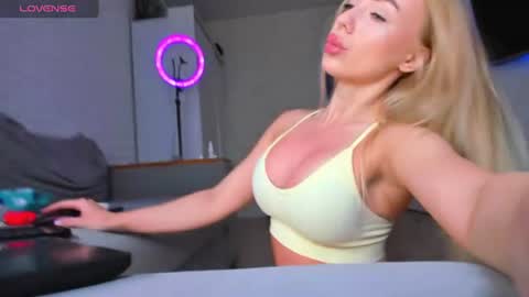 Anny online show from June 25, 5:45 am