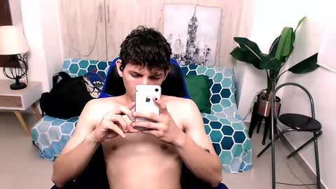 Snapshot of grecia_millercol chatting on December 2, 8:11 pm grecia_millercol online show from December 2, 8:11 pm