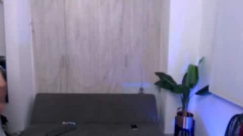 Snapshot of grecia_millercol chatting on December 6, 8:15 am grecia_millercol online show from December 6, 8:15 am