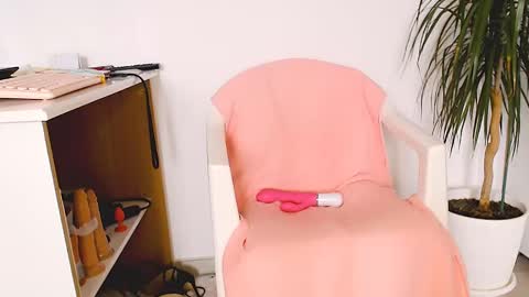 Alex and Ella online show from February 7, 9:16 am