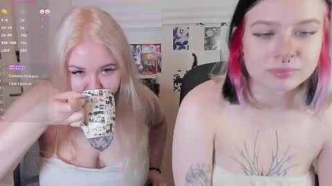 Lina 3 online show from November 14, 1:21 pm