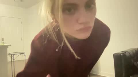 mila 3 online show from December 13, 11:17 pm