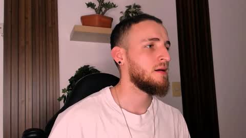 Juan online show from December 14, 1:33 am