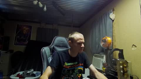 Snapshot of greenlungs8195 chatting on October 8, 8:56 am Greenlungs8195 online show from October 8, 8:56 am