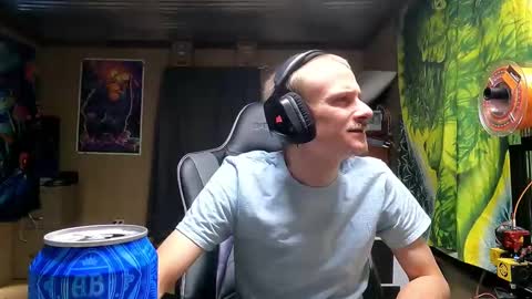 Snapshot of greenlungs8195 chatting on November 8, 11:32 am Greenlungs8195 online show from November 8, 11:32 am