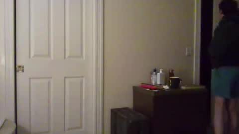 greensweaterboy online show from December 3, 8:45 am