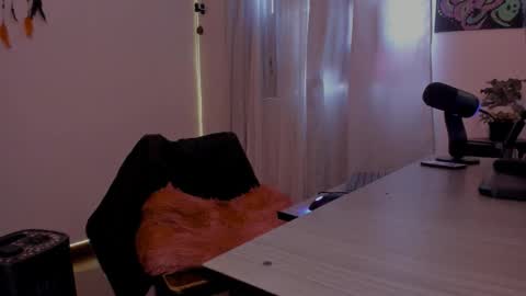 Medussa online show from November 7, 9:15 pm