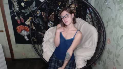 Snapshot of greenwitch9 chatting on October 5, 11:19 am Lina online show from October 5, 11:19 am