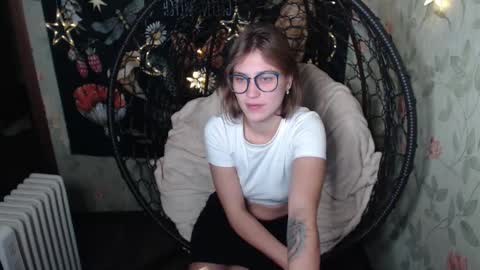 Snapshot of greenwitch9 chatting on October 13, 4:45 am Lina online show from October 13, 4:45 am