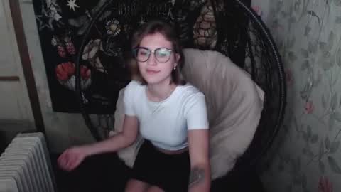 Snapshot of greenwitch9 chatting on October 21, 9:43 am Lina online show from October 21, 9:43 am