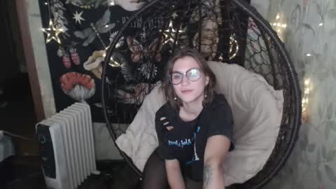 Snapshot of greenwitch9 chatting on November 4, 4:50 pm Lina online show from November 4, 4:50 pm