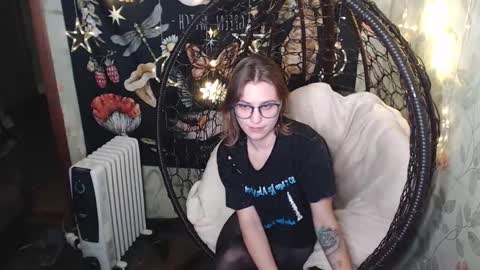 Snapshot of greenwitch9 chatting on November 6, 5:25 pm Lina online show from November 6, 5:25 pm