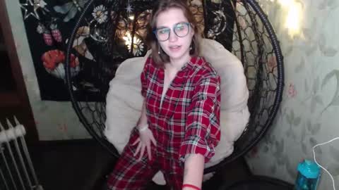 Snapshot of greenwitch9 chatting on November 26, 8:48 am Lina online show from November 26, 8:48 am