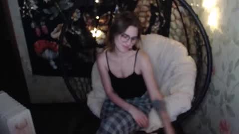 Snapshot of greenwitch9 chatting on November 30, 1:59 pm Lina online show from November 30, 1:59 pm