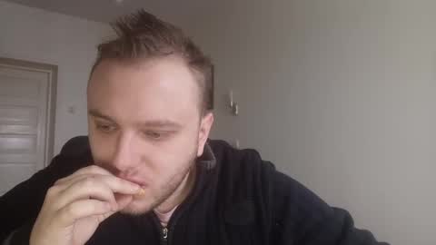 Snapshot of gregory_the_bear chatting on December 11, 8:36 am Gregory online show from December 11, 8:36 am