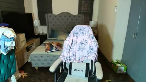 Snapshot of greta_v chatting on November 19, 8:03 am greta_v online show from November 19, 8:03 am