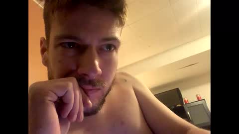 Snapshot of greyvan96 chatting on December 17, 10:32 am Perfectlyaveragesavage online show from December 17, 10:32 am