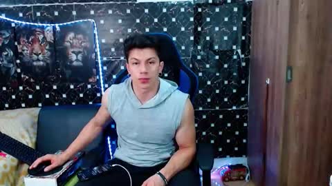 griego01 online show from September 19, 2:24 am