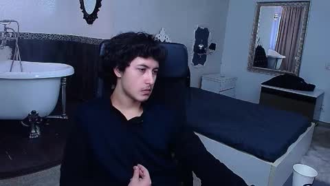 Snapshot of griffindane chatting on February 11, 6:07 am GriffinDane online show from February 11, 6:07 am