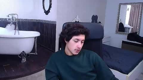 Snapshot of griffindane chatting on February 26, 7:29 am GriffinDane online show from February 26, 7:29 am